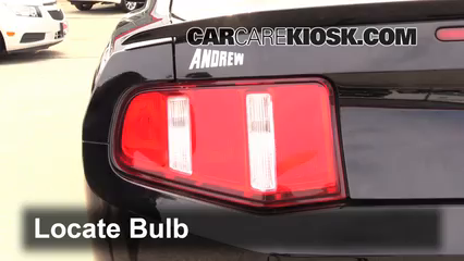 2012 Ford Mustang GT 5.0L V8 Coupe Éclairage Feux de marche arrière (remplacer une ampoule)